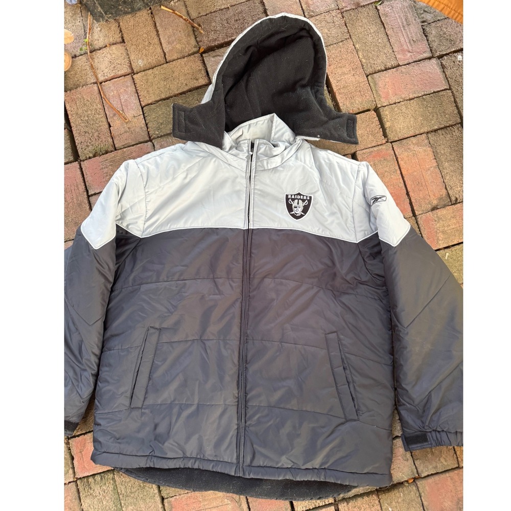 Reebok NFL Oakland Raiders Puffer Jacket Mens XL Grey Black Hooded Fleece Lined